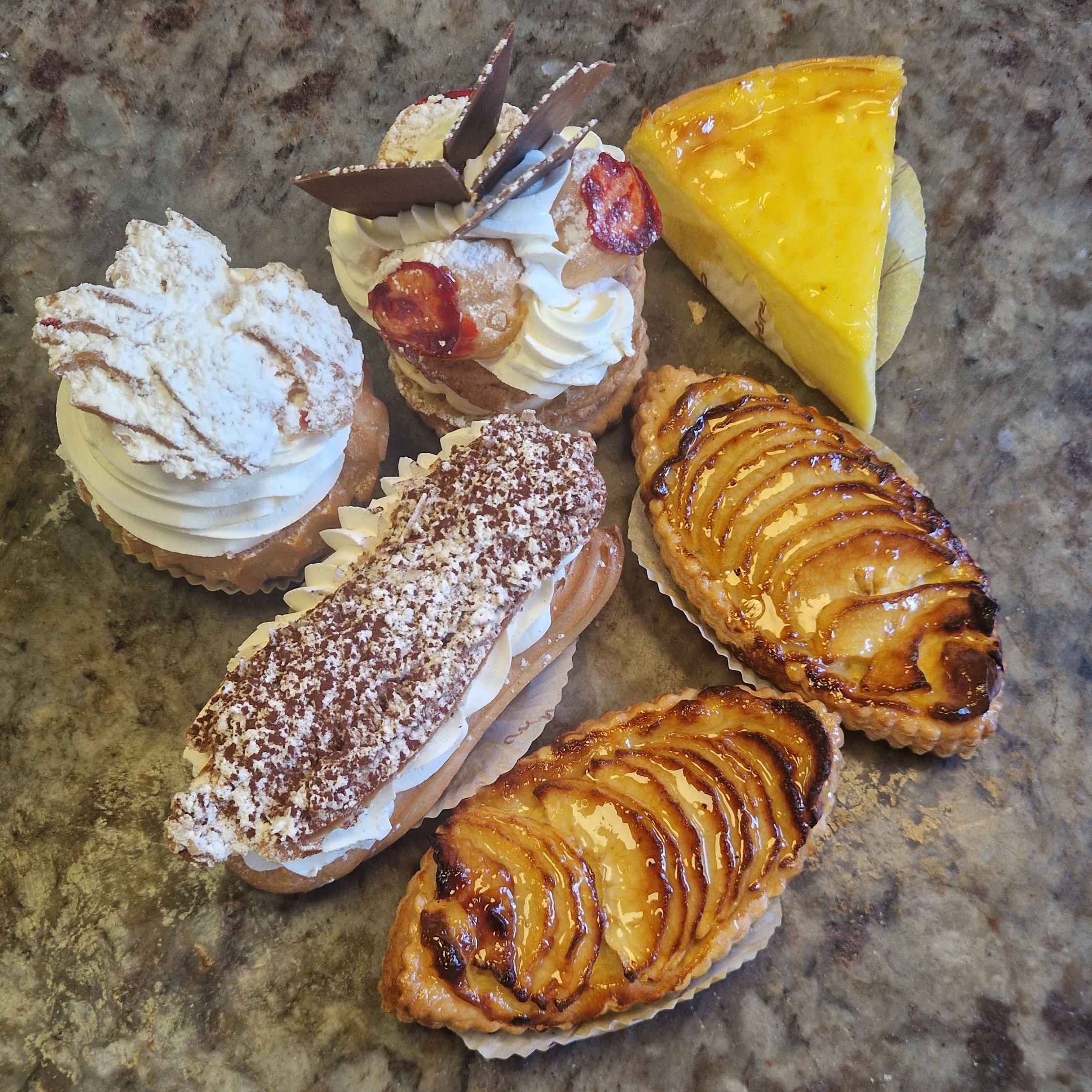 Paris Brest, Saint-Honoré, tarte aux pommes, flan, choux chantilly